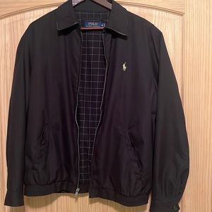 Great polo jacket perfect condition no rips or scratches look like it’s brad new